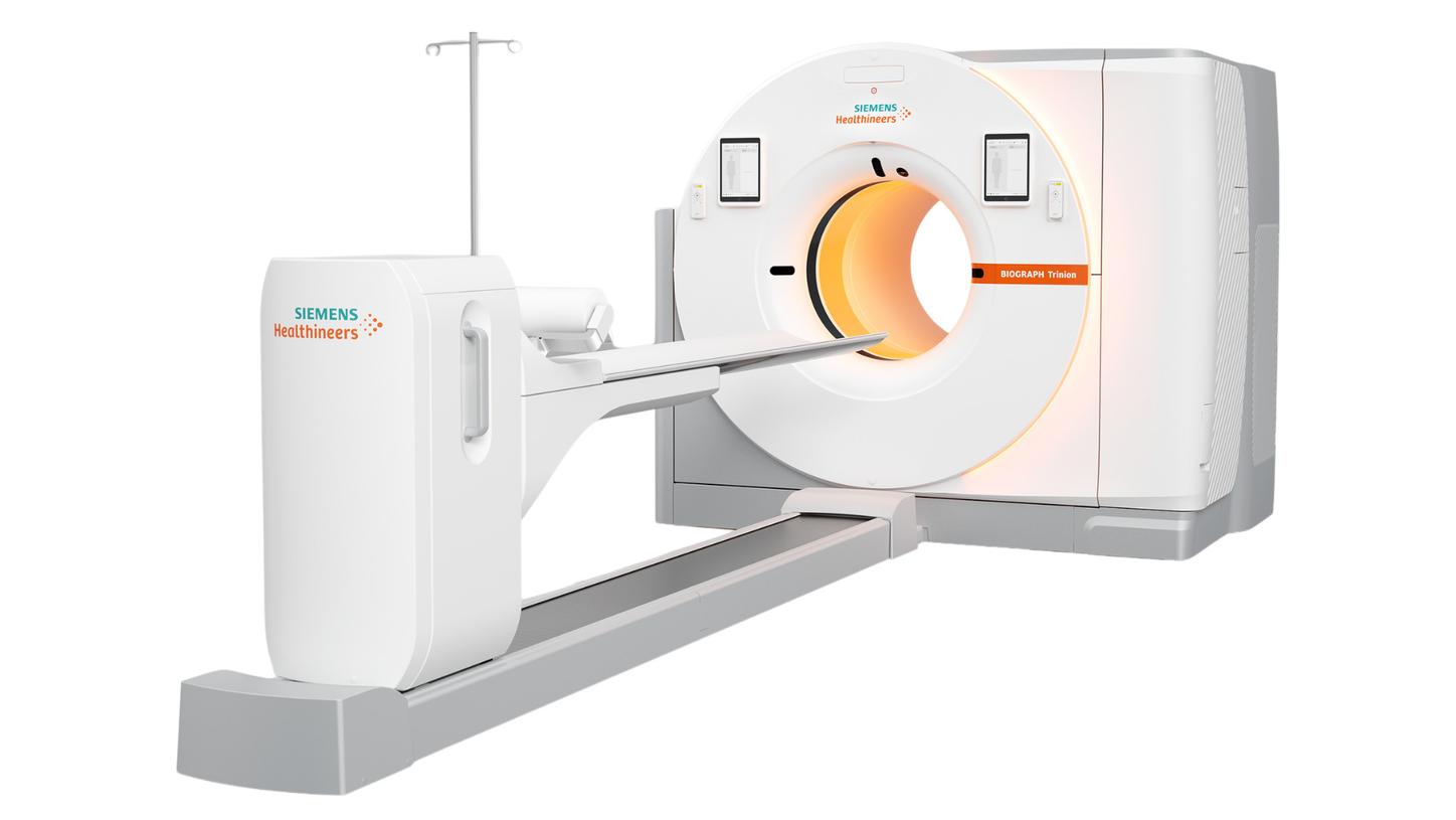 Equipo PET/CT Biograph Trinion de Siemens Healthineers, con el gantry y la mesa de exploración